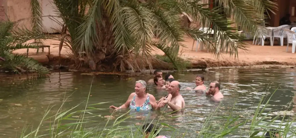 Ksar Ghilane hot spring : La source d'eau chaude de Ksar Ghilane