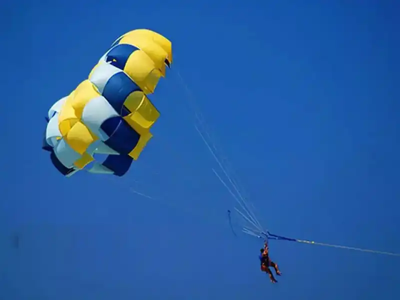 Parasailing in Djerba