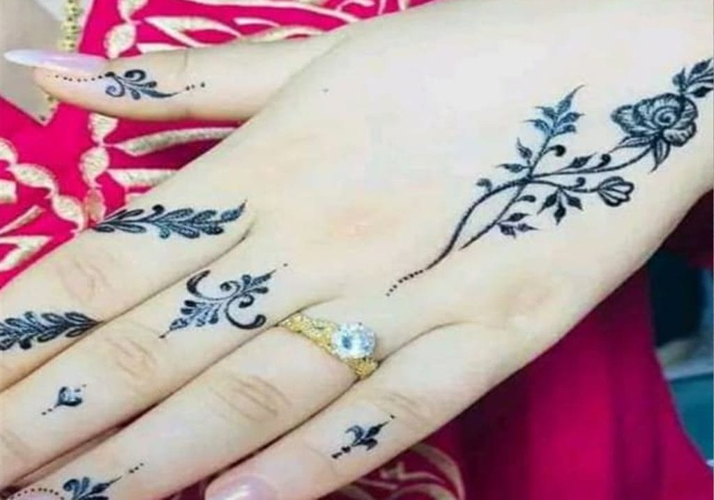 Traditional Henna & harguss Art Session