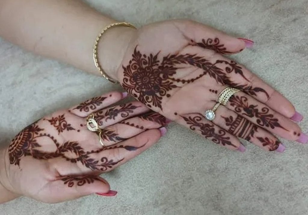Traditional Henna & harguss Art Session