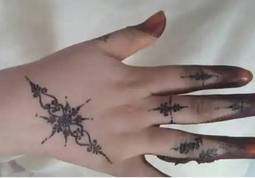Traditional Henna & harguss Art Session